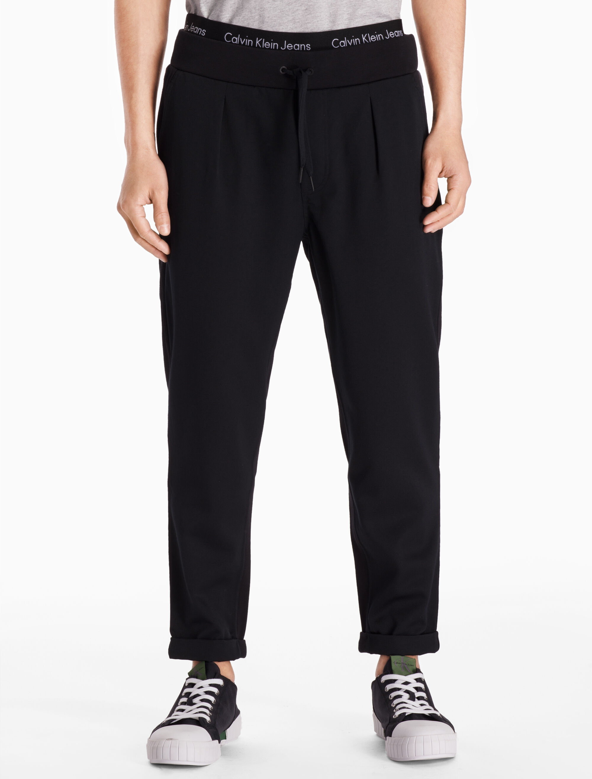 slim jogging pants